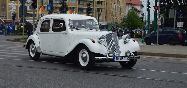 parada masinilor de epoca timisoara