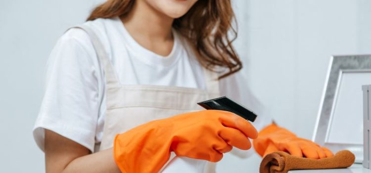 Servicii de curatenie pentru spatii comerciale si industriale