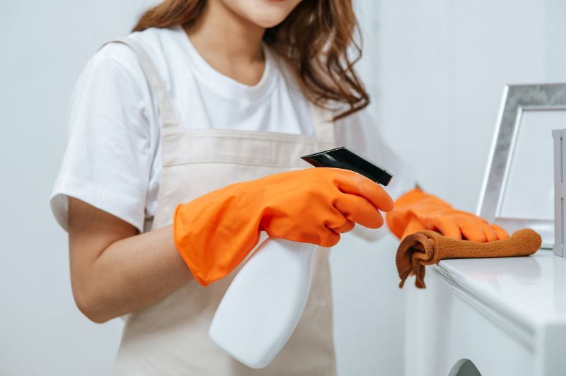 Servicii de curatenie pentru spatii comerciale si industriale