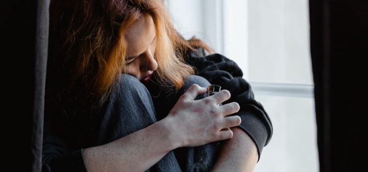 Codependența în relații: când îngrijirea celuilalt devine o dependență